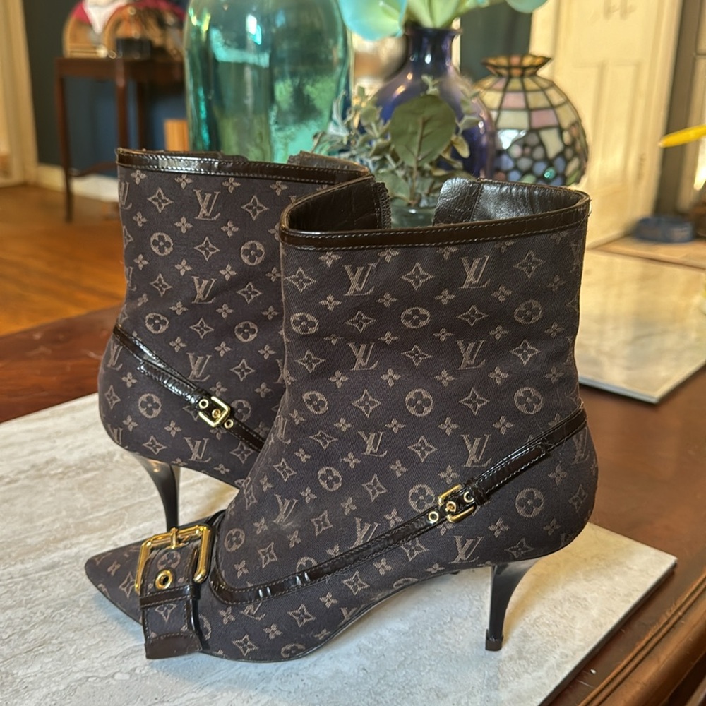 Authentic Louis Vuitton Monogram Ankle Boots w Buckles